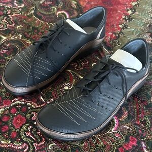 Naot grey silver comb